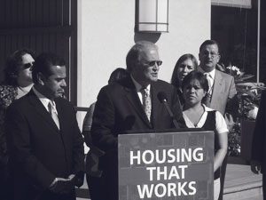 IndyMac Federal CEO John Bovenzi at a press conference promoting “Home  Preservation Day.”