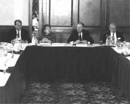 Photo of Chairman Tanoue and Vice Chairman Hove, along with senior officials Arthur J. Murton (left) and William R. Watson (right), lead a panel of industry experts in a discussion of key deposit insurance isssues at an FDIC-sponsored roundtable in Washington on April 25, 2000.
