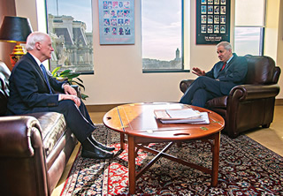Picture of FDIC’s Chairman Martin J. Gruenberg American Bankers Association President and CEO Frank Keating talking