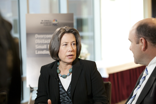 Image: CNBC Senior Economics Reporter Steve Liesman interviews Chairman Sheila C. Bair in advance of the FDIC's Overcoming Obstacles to Small Business Lending Forum