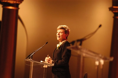 Master of Ceremonies Cokie Roberts introduces FDIC Chairman Don Powell and representatives of the Money Smart team.