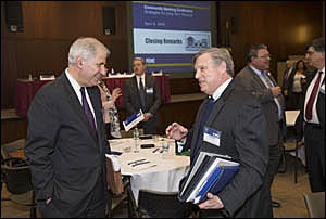 Chairman Gruenberg chats with an attendee.